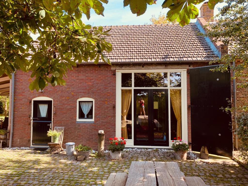 Logeren Op De Thoolse Parel Vakantiehuis Stavenisse Exterior photo